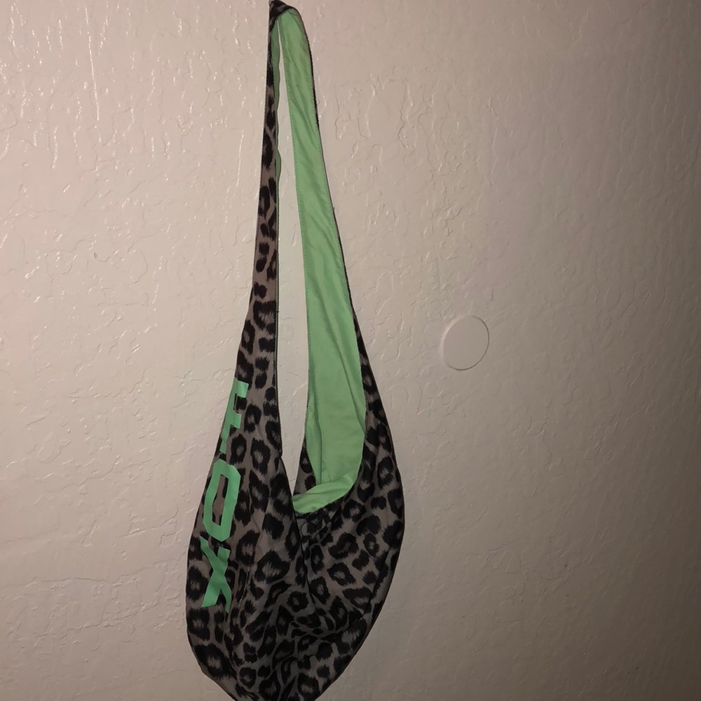 Fox magnetic reversible side bag